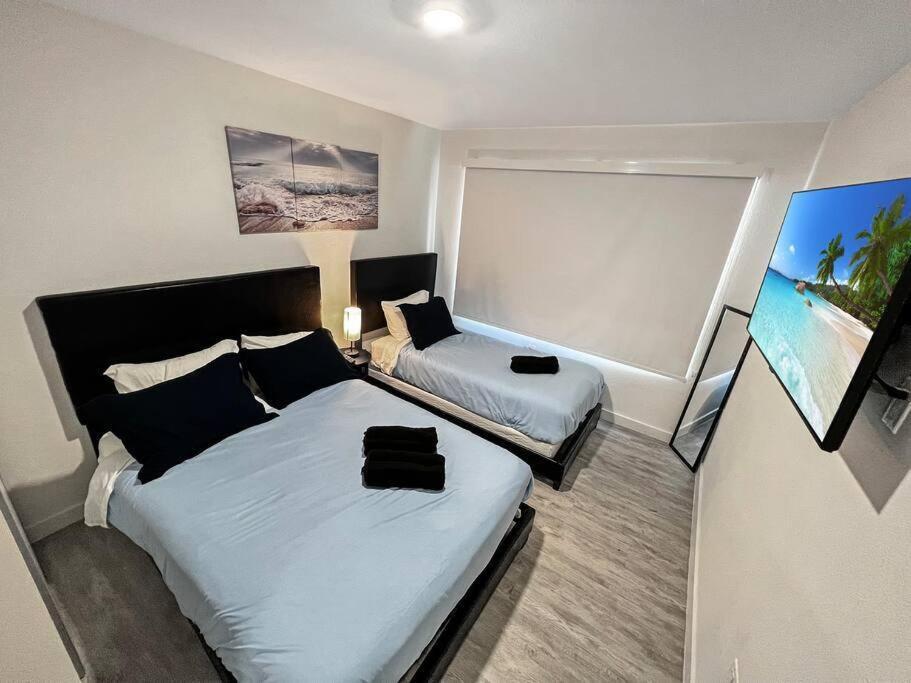 Vacay Spot Experience Luna Sky! 65" Tv Bar, Bbq, Shower Massage Jets, Music, Go To Fl Keys Гомстед Екстер'єр фото