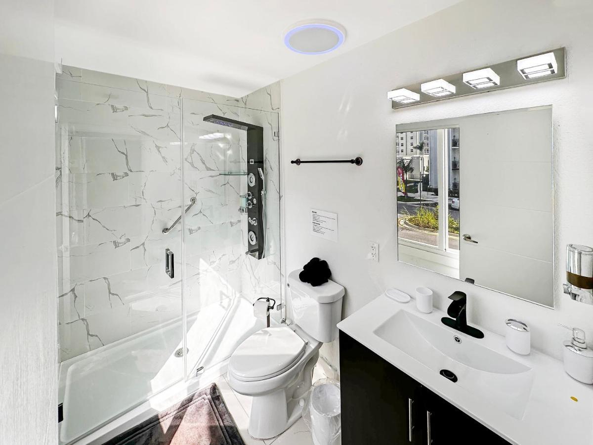 Vacay Spot Experience Luna Sky! 65" Tv Bar, Bbq, Shower Massage Jets, Music, Go To Fl Keys Гомстед Екстер'єр фото