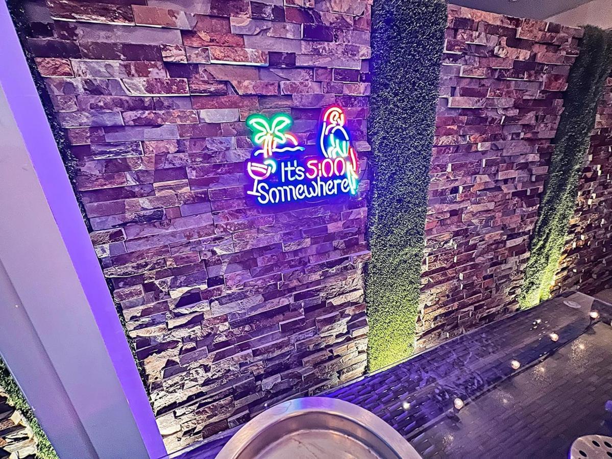 Vacay Spot Experience Luna Sky! 65" Tv Bar, Bbq, Shower Massage Jets, Music, Go To Fl Keys Гомстед Екстер'єр фото