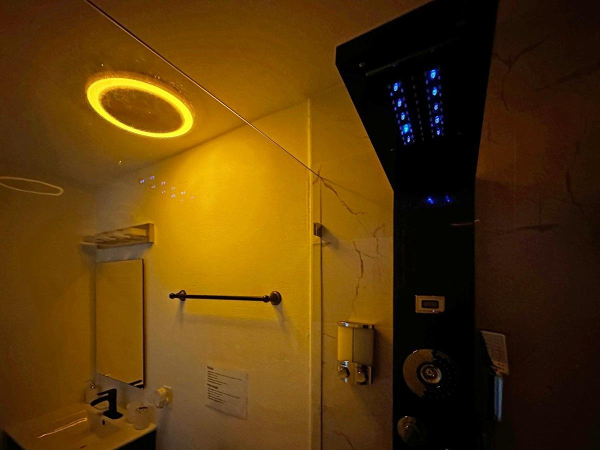 Vacay Spot Experience Luna Sky! 65" Tv Bar, Bbq, Shower Massage Jets, Music, Go To Fl Keys Гомстед Екстер'єр фото