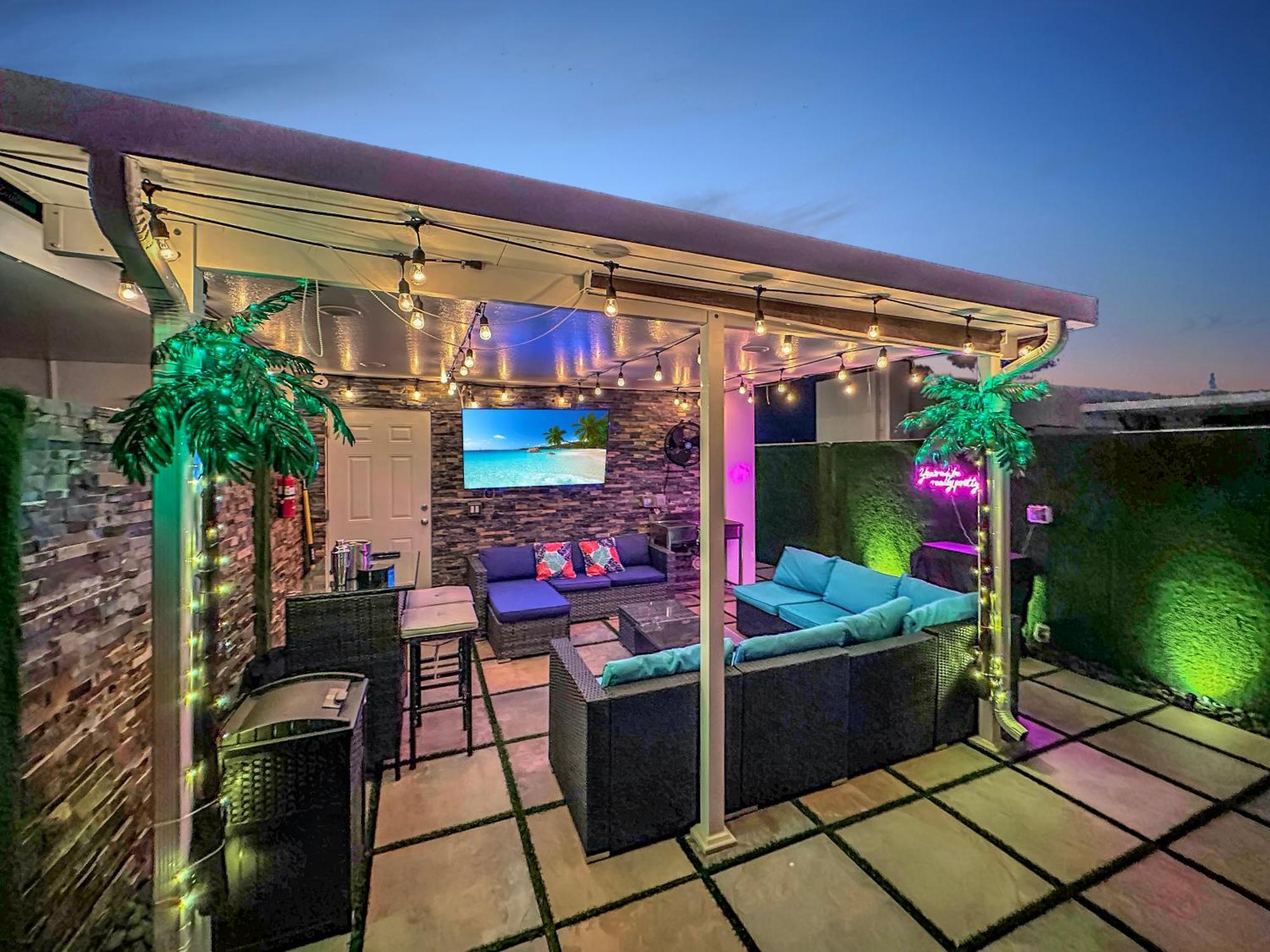 Vacay Spot Experience Luna Sky! 65" Tv Bar, Bbq, Shower Massage Jets, Music, Go To Fl Keys Гомстед Екстер'єр фото
