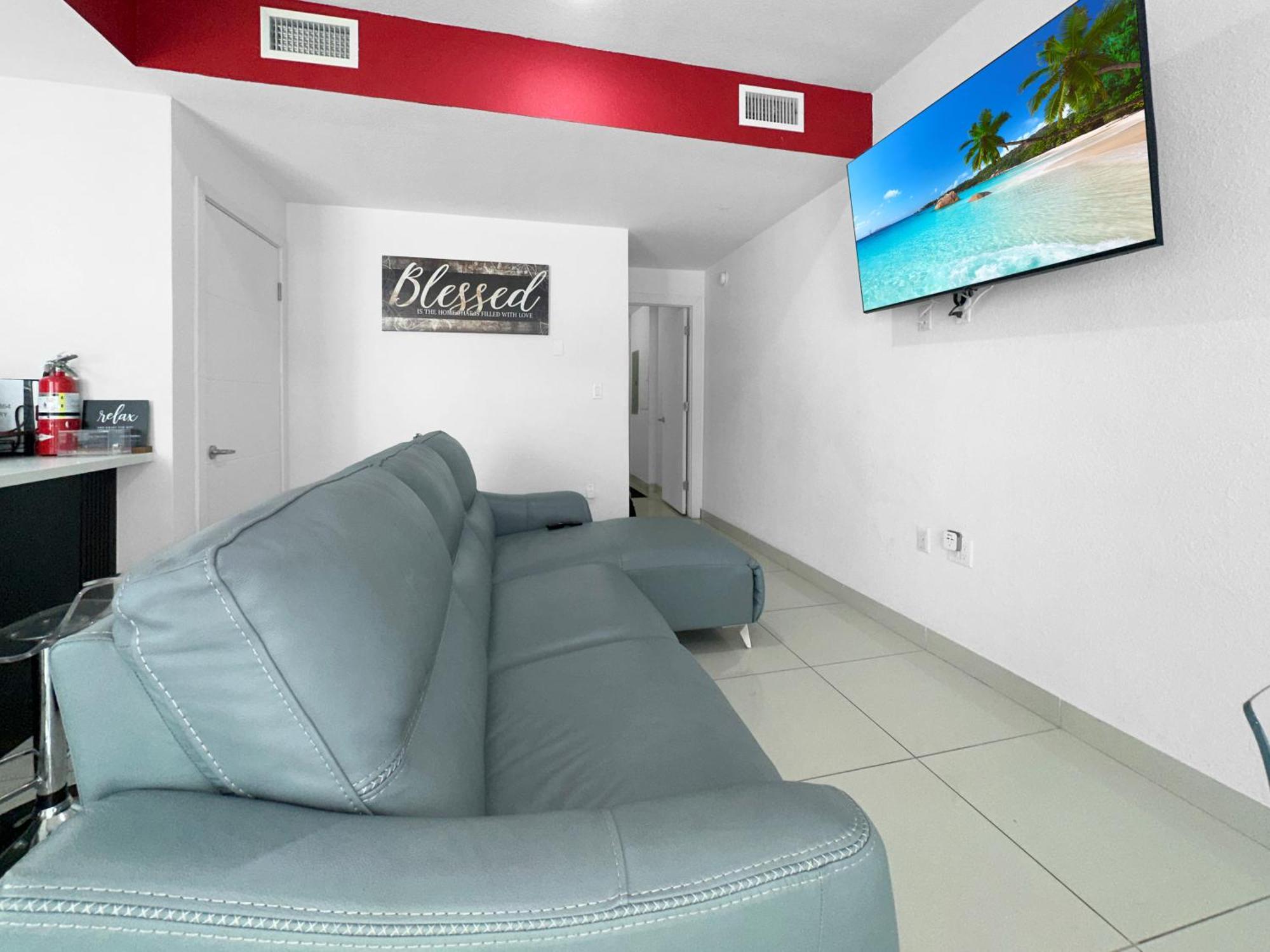 Vacay Spot Experience Luna Sky! 65" Tv Bar, Bbq, Shower Massage Jets, Music, Go To Fl Keys Гомстед Екстер'єр фото