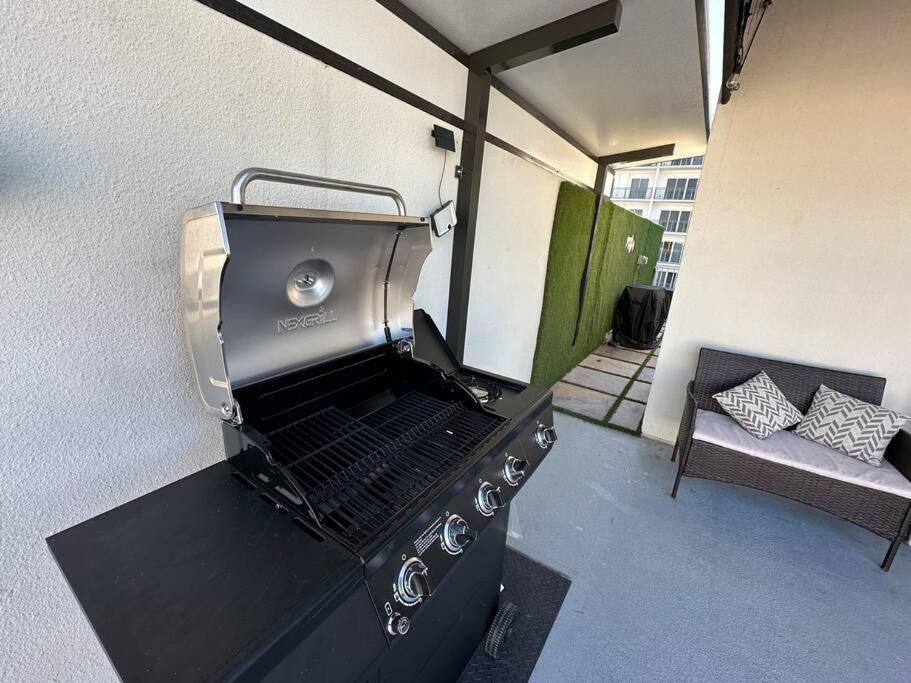 Vacay Spot Experience Luna Sky! 65" Tv Bar, Bbq, Shower Massage Jets, Music, Go To Fl Keys Гомстед Екстер'єр фото